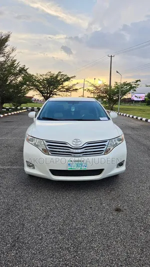 Toyota Venza XLE 2010 White