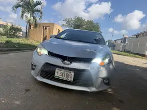 Toyota Corolla LE 4dr Sedan (1.8L 4cyl CVT) 2015 Silver