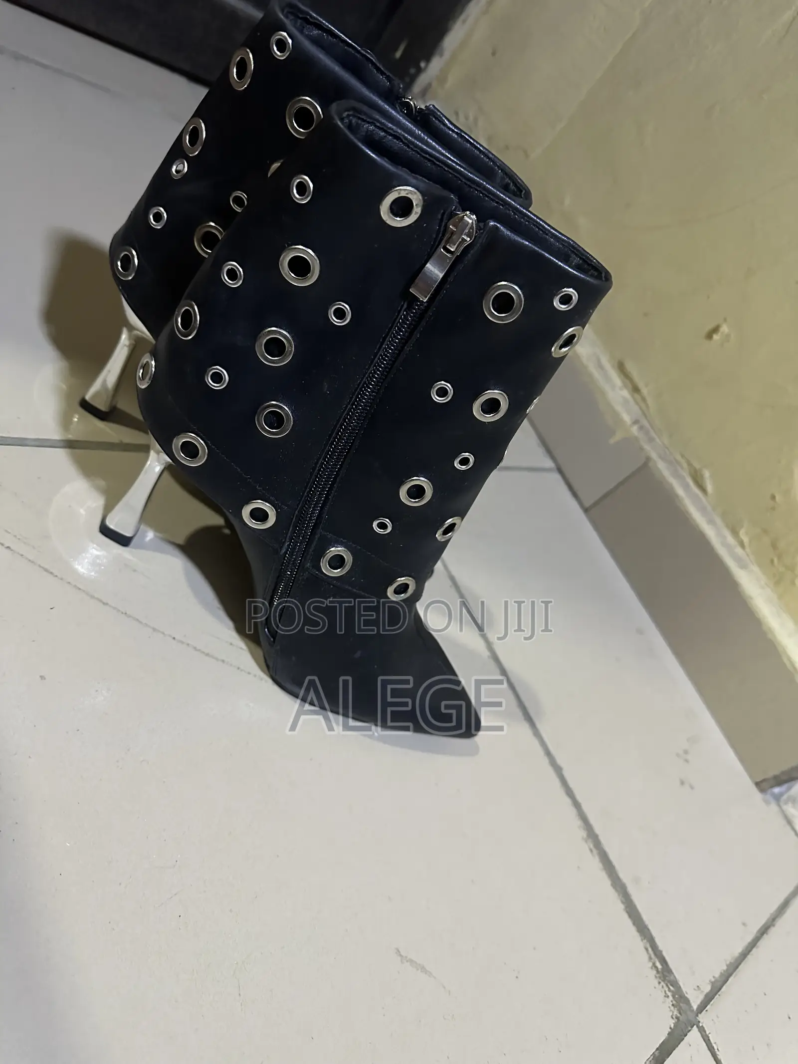 Size 38. Fashion Boots