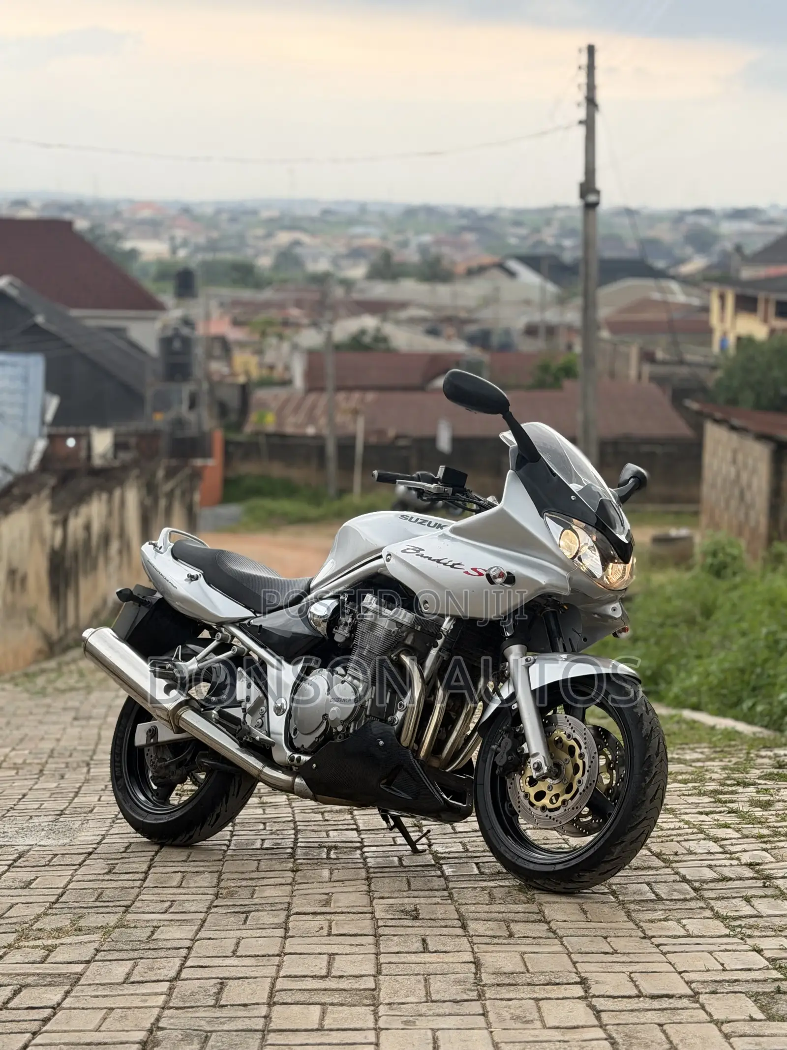Suzuki Bandit 2006 Silver
