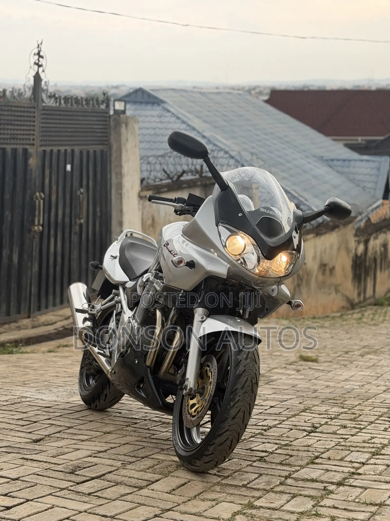 Suzuki Bandit 2006 Silver