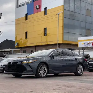 Toyota Avalon Limited FWD Sedan (3.5L V6 8A) 2019