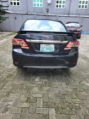 Toyota Corolla 2010 Gray