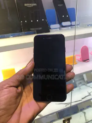 Apple iPhone 7 32 GB Black