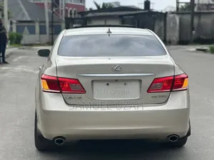 Lexus ES 350 2010 Gold