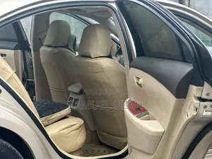 Lexus ES 350 2010 Gold