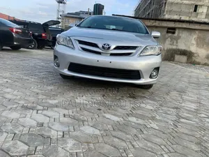 Toyota Corolla LE 4dr Sedan (1.8L 4cyl 4A) 2011 Silver