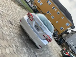 Toyota Corolla LE 4dr Sedan (1.8L 4cyl 4A) 2011 Silver