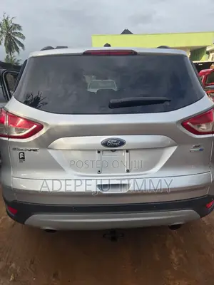 Ford Escape SE 4dr SUV AWD (1.6L 4cyl Turbo 6A) 2014 Silver