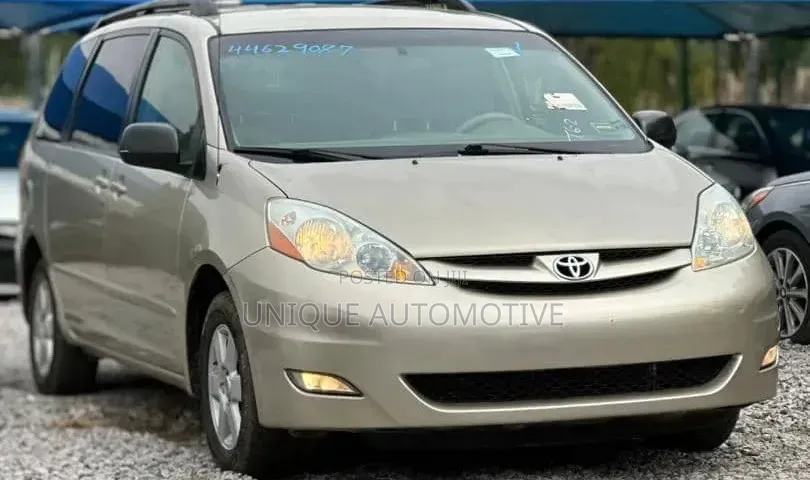 Toyota Sienna 2007 Gold