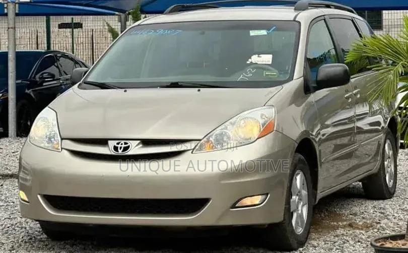 Toyota Sienna 2007 Gold