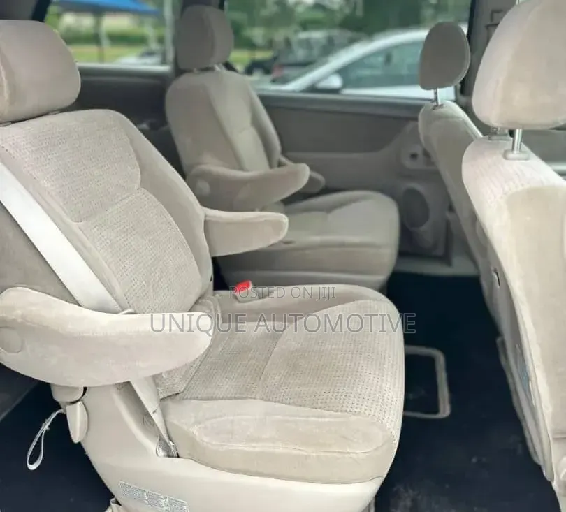 Toyota Sienna 2007 Gold