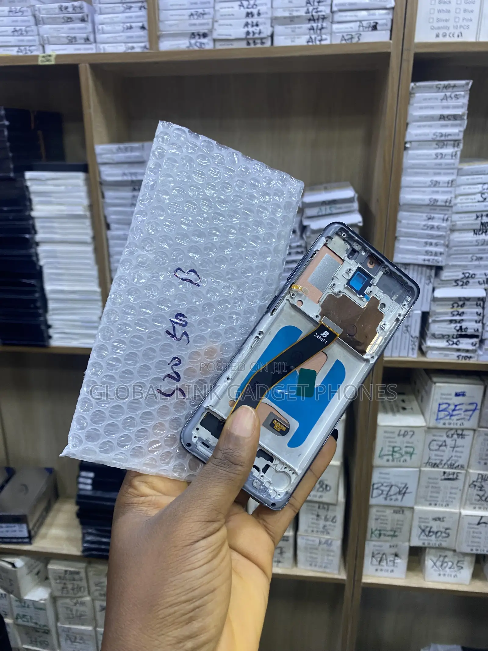 Samsung Galaxy S20 Copy Screen Available
