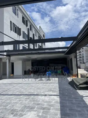 2bdrm Apartment in Lekki Phase 1 for rent