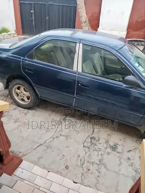 Toyota Camry 2000 Blue