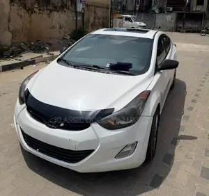 Hyundai Elantra Limited Sedan FWD (1.8L 4cyl 6A) 2013 White