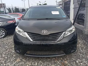 Toyota Sienna 2015 Black