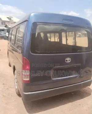 Toyota HiAce 2012 Blue