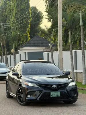 Toyota Camry XSE FWD (2.5L 4cyl 8AM) 2018 Black