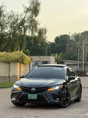 Toyota Camry XSE FWD (2.5L 4cyl 8AM) 2018 Black