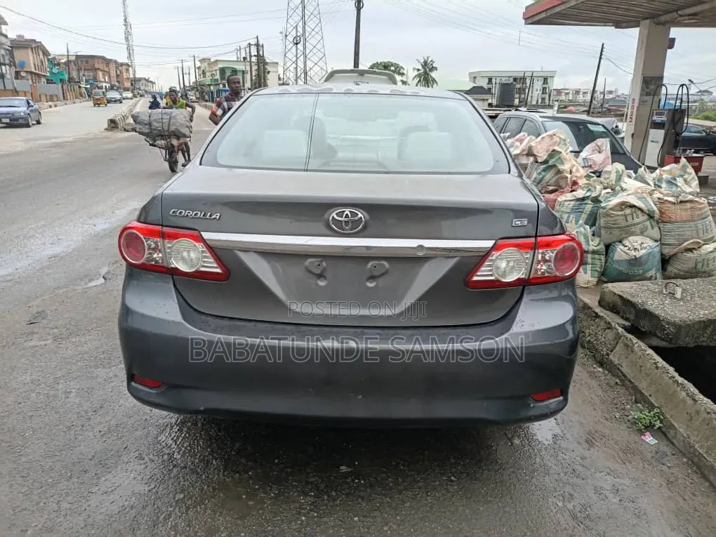 Toyota Corolla 2013 Gray