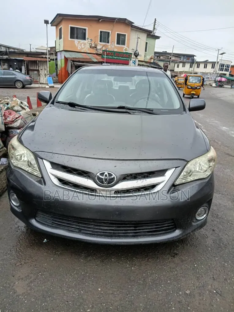 Toyota Corolla 2013 Gray