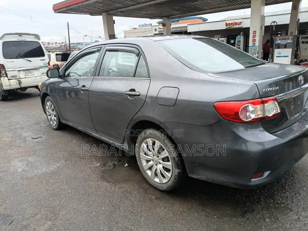 Toyota Corolla 2013 Gray