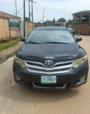 Toyota Venza LE 2010 Black