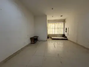 28SQM Office Space on the Ground Floor in an Office Complex