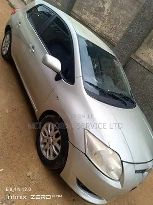 Toyota Auris 2009 Silver