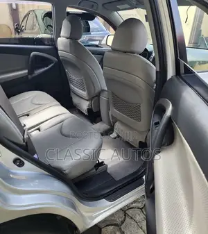 Toyota RAV4 2010 Silver