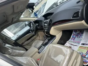 Acura MDX Advance and Entertainment Packages 4dr SUV (3.5L 6cyl 6A)