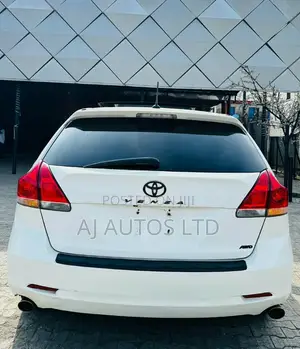 Toyota Venza 2010 White
