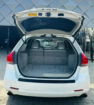 Toyota Venza 2010 White