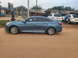 Hyundai Sonata SE 4dr Sedan (2.4L 4cyl 6A) 2015 Blue
