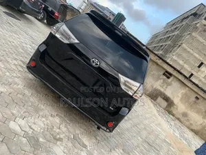 Toyota Sienna SE 8 Passenger 2012 Black