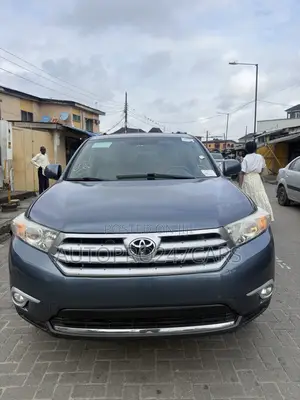 Toyota Highlander Limited 2011 Blue