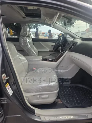 Toyota Venza 2011 Gray
