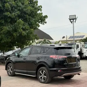 Toyota RAV4 XLE 4dr SUV AWD (2.5L 4cyl 6A) 2018 Black