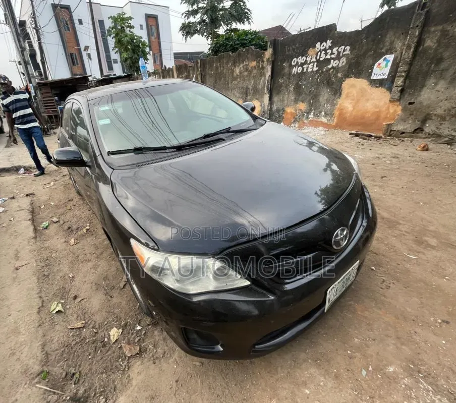 Toyota Corolla 2011 Gray