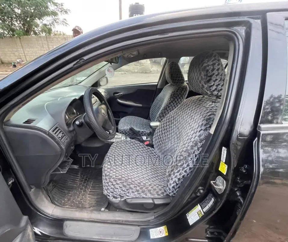 Toyota Corolla 2011 Gray