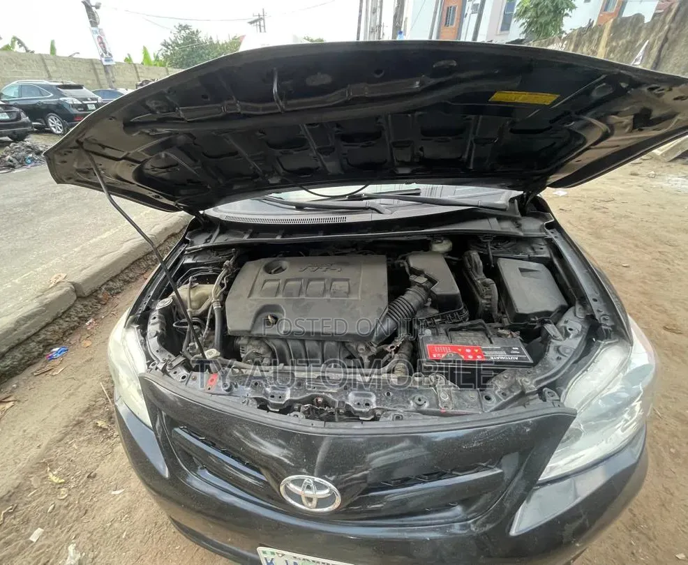 Toyota Corolla 2011 Gray