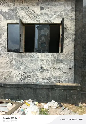 Frameless Windows