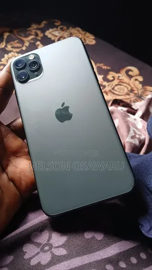 Apple iPhone 11 Pro Max 64 GB Green