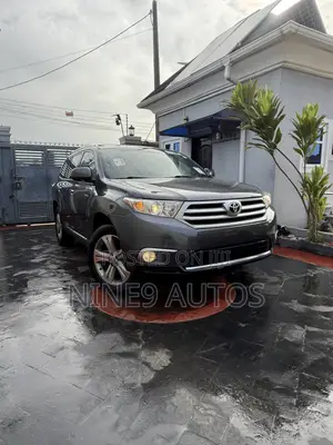 Toyota Highlander Limited 2012 Gray