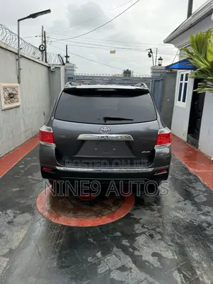 Toyota Highlander Limited 2012 Gray