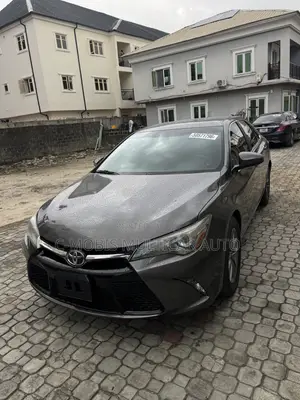 Toyota Camry SE 4dr Sedan (2.5L 4cyl 6A) 2016 Gray
