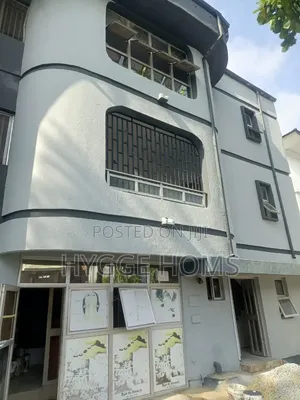 12bdrm Block of Flats in Bishop Oluwole, Ahmadu Bello Way for rent