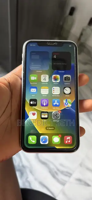 Apple iPhone XR 64 GB White