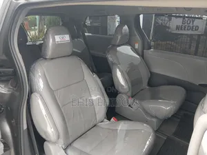 Toyota Sienna XLE AWD 2019 Gray